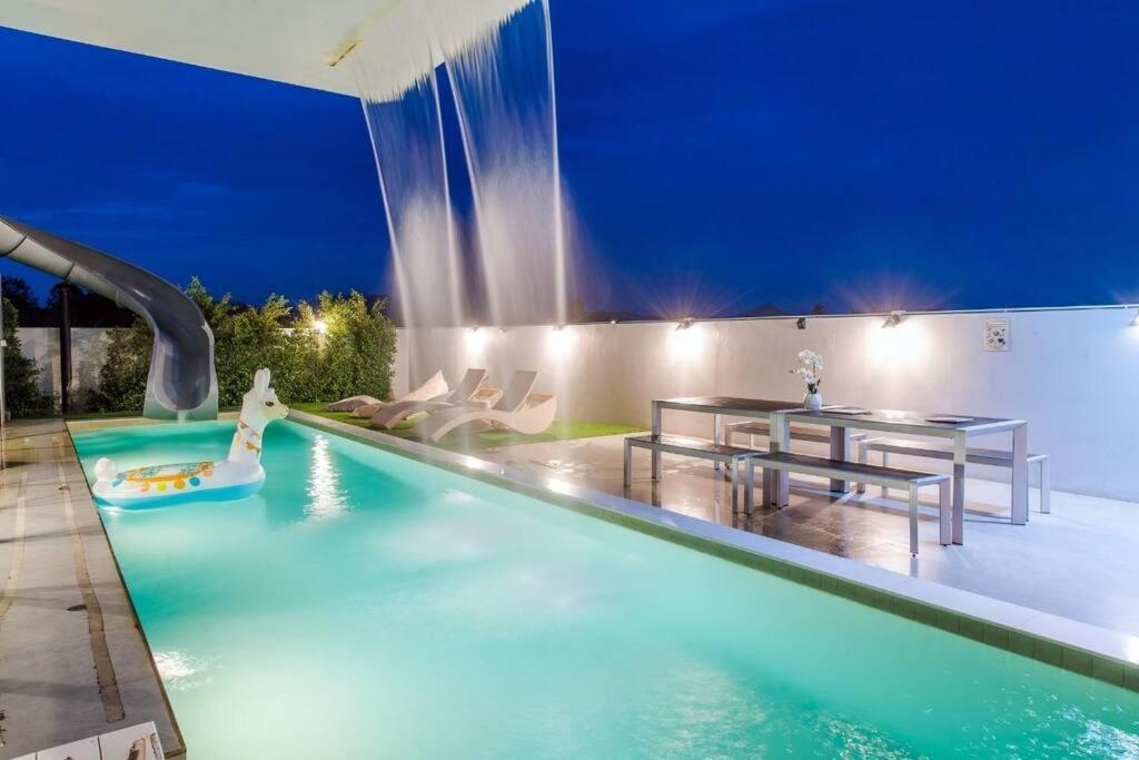 Tantawan Poolvilla Villa